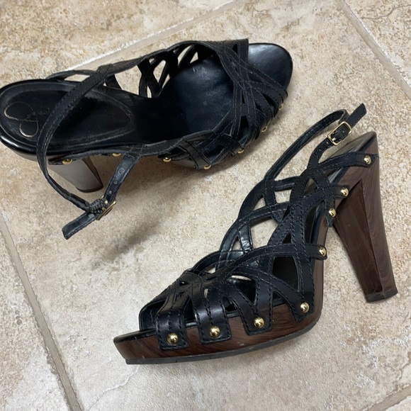 Sandal - Picture 1 of 7